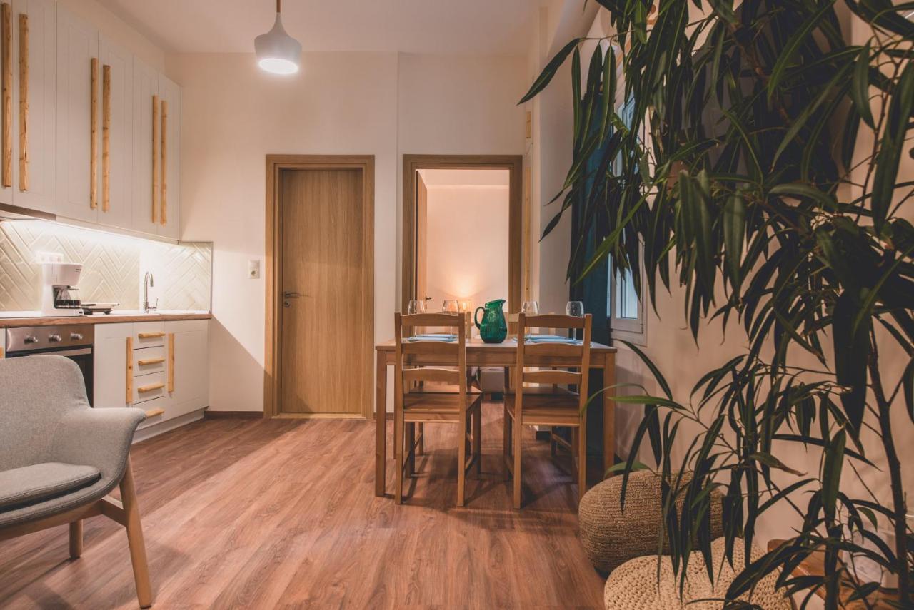 Apartment Living Stone Azurite: Luxury Acropolis-view With Jacuzzi Athens