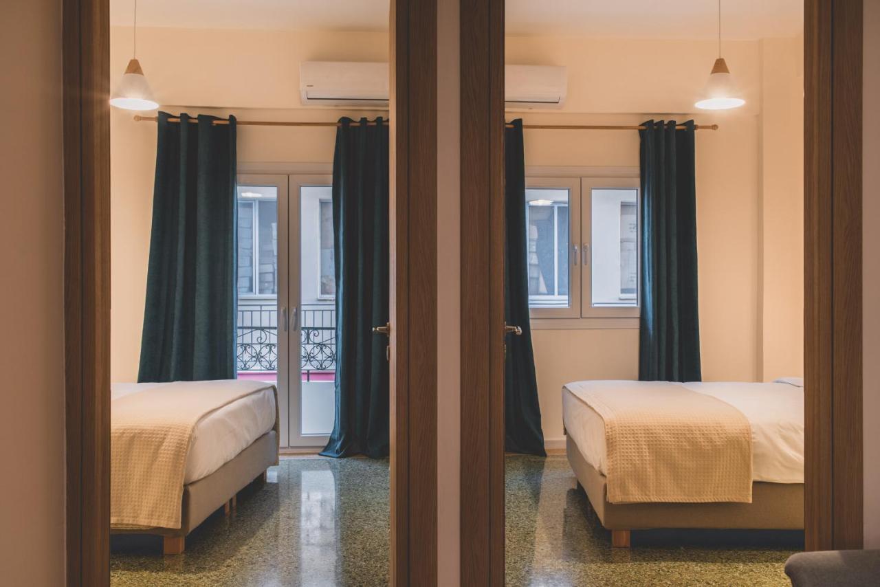 Apartment Living Stone Azurite: Luxury Acropolis-view With Jacuzzi Athens
